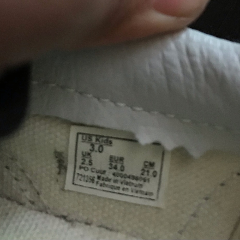 Vans - Picture 2 of 2